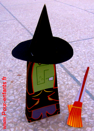 Paper toy Halloween à imprimer gratuit paper toys de SORCIERES